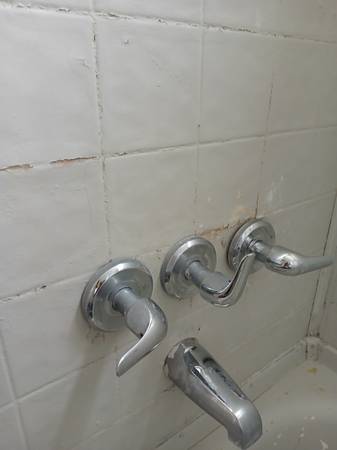 $125 / 3br - 0120ft2 - 125 weekly 200 deposit (Prince/1st ave)63675099430275123