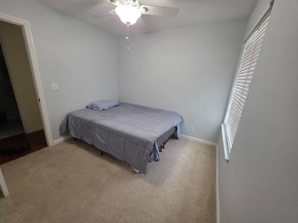 Gorgeous  room for rent near downtown  livermore with queen size bed. 1