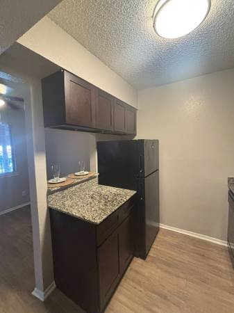 $1,139 / 2br - 830ft2 - 2/1 bedroom for $1139 ALL BILLS INCLUDED (Corpus Christi)64036538117377123