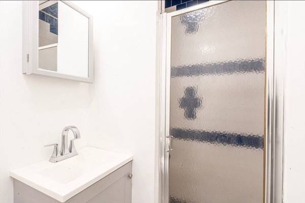 $2,700 / 2br - 737ft2 - 2 habitaciones, 2 baños completos, cocina nueva, cerca de la estación de tren en Mattapan (Mattapan)63655268088449122