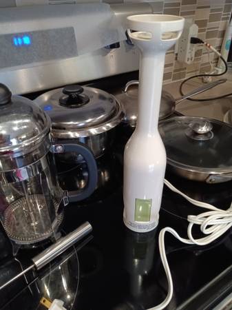 3 Electrodomésticos pequeños: Tetera/Cafetera, Licuadora pequeña, Sacacorchos eléctrico - $25 (san mateo)63439901011329122