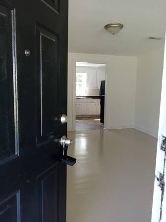 $900.00 / 2br - 832ft2 - 202 Yancey Street64050653433858122