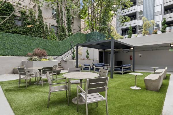$2,395 / 2br - 900ft2 - Private Balcony, Access Controlled Community, Elevator (600 7th Ave, Seattle, WA)63910062833539123