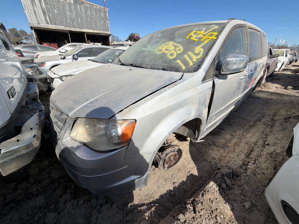 ✨ 2008 Chrysler Town & Country - PARTING OUT - Z-17 - STK#F34097 ✨ 1