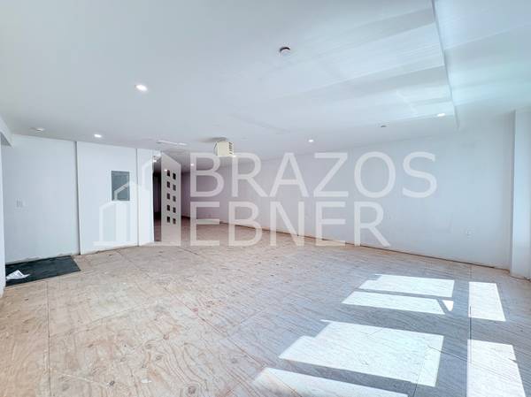$7,500 / 2500ft2 - Half-Floor Opporunity, Rooftop Building, 7th Ave W 38th (Midtown West)63912047827970123