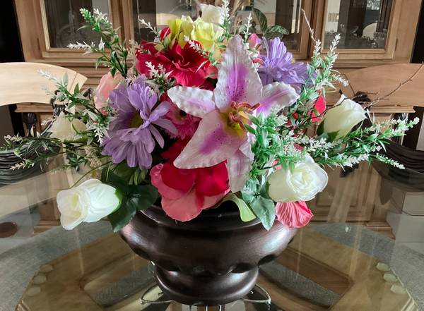 TABLE CENTER PIECE FLOWER ARRANGEMENT…price in pesos 1