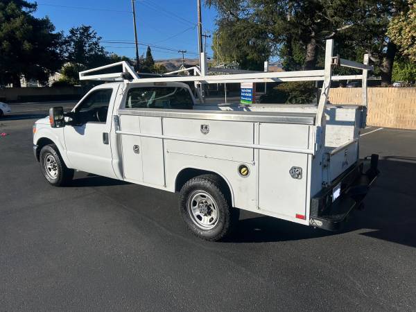 Camioneta de trabajo utilitaria Ford F350 2015 - $7.500 (Fremont)63469615006465122