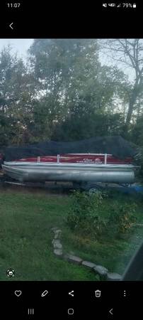 Nice Boat Tracker Pontoon 18ft 1