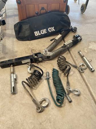 Blue Ox tow bar system 1