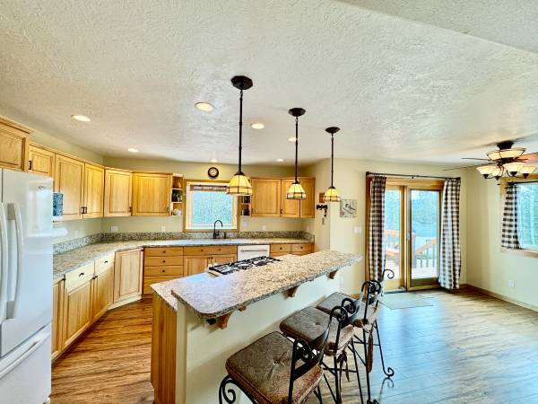 $869,000 / 4br - 3719ft2 - Horse Property near Florence (19066 King Road)63656993741953123
