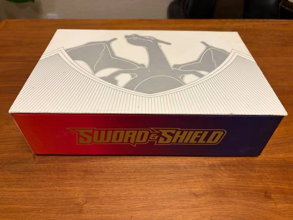 Empty box and manual Pokémon sword and shield 1