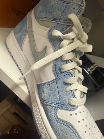 Barley worn Hyper Royals/size 9 1