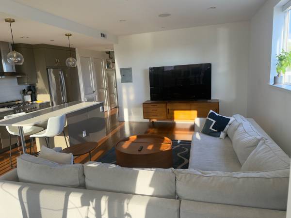 $2,600 / 1br - Habitación principal impresionante en Mission (barrio Mission)63870647934595120