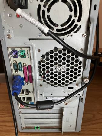 Computer tower  -HP 340 Intel, Medion monitor, and keyboard - $5 (Norristown)63471099002497121