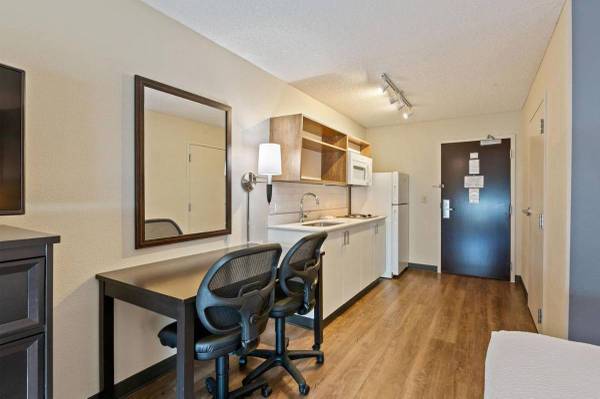 $3,300 / 1br - 700ft2 - Estudio amueblado - ¡Excelentes tarifas mensuales! (san jose downtown)63695840254465121
