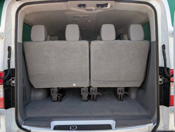 2020 Nissan NV3500 HD Passenger - Photo 12