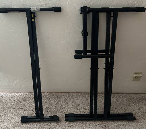 Soportes para teclado y brazos para micrófono - $50 (Denair)62972945341699121
