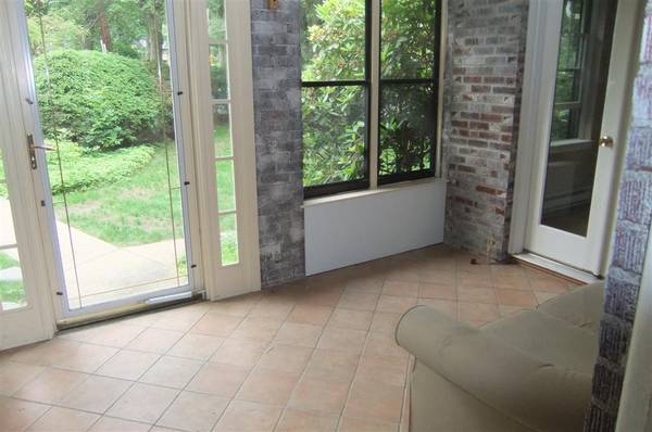 $5,200 / 3br - Deleaded 3+ BR on Newton’s South Side. Available now (Newton Centre)63614110030851121