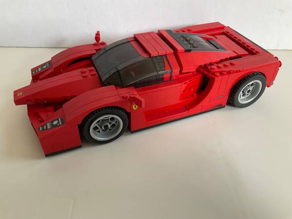 complete LEGO Enzo Ferrari 8652 1