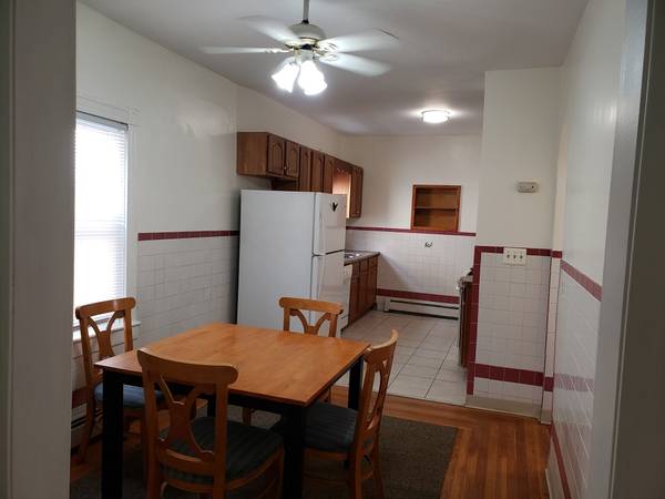$630 / 4br - 1300ft2 - A room available now for rent all unities include free wifi (Edgewood-JWU Harborside)63984238674818120