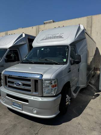 **2014 Ford E-450 CNG Shuttle Vans**Excellent Condition** - $19,500 (Seattle)63470767227523122