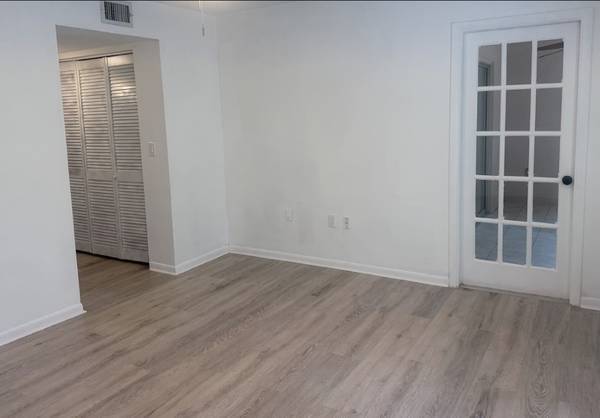 $1,200 / 2br - ¡CONDOMINIO DESEABLE EN ORMOND BEACH! (Ormond Beach)63791497438721123