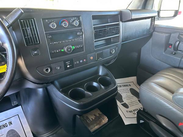 2019 Chevrolet Express 3500 - Photo 14