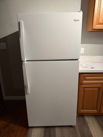 Whirlpool refrigerator 1