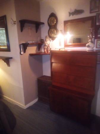 $800 / 1br - Habitación en alquiler/Dormitorio disponible en cabaña junto al río (norte de Dunsmuir)63678184652035124