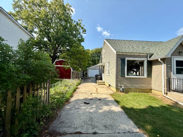 $1300.00 / 3br - Coming Soon - Single Family - 3 bedroom 1 1/2 bath63813312575233121