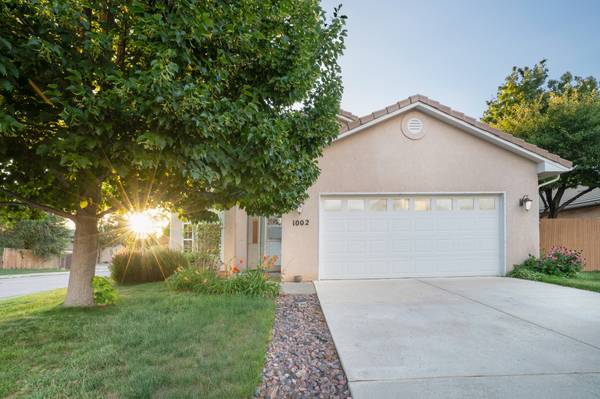 $319,900 / 3br - ¡Hogar Impecable en Regency Crest! (Pueblo)63686957826307121