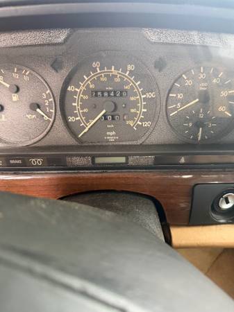 Mercerdes benz 300 sd turbo diesel 1