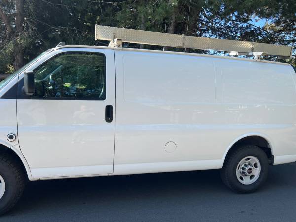 2016 GMC SAVANA 3500 4X4 LLAME/ENVÍE UN MENSAJE DE TEXTO 503-481-5379 - $17,995 (Dundee)63495230447105123