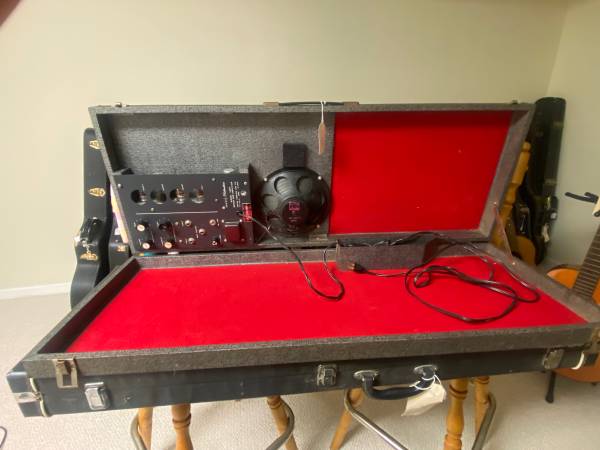 Vintage Silvertone amp in case 1964 !! 1