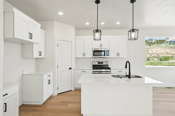$417,400 / 4br - 2166ft2 - 722 S Liberty Cove Drive, Cedar City, UT 84720 (Cedar City)63932586634626123