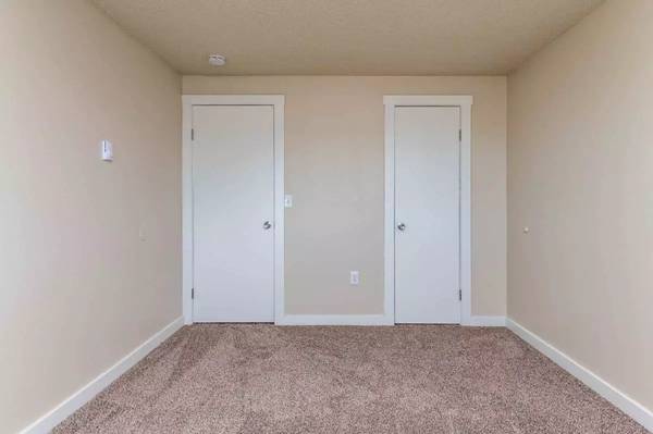 $1,390 / 2br - 802ft2 - Rediscover living: Unwind in our 2 BR, 1 BA spaces. (Pasco)63993367235587124