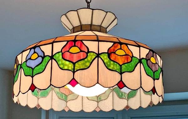 🌸 Artisan-Crafted Stained-Glass Lamp Shade – 20" Diameter, Floral Mot 1