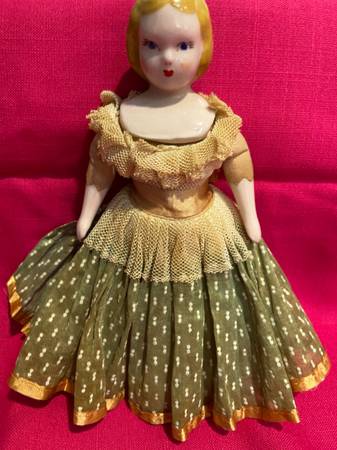 Porcelain doll vintage 1950’s - $25 (saratoga)63471459694723121