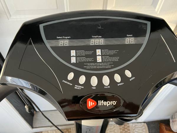 LifePro Rythem Vibration plate machine - Fitness\Health 1