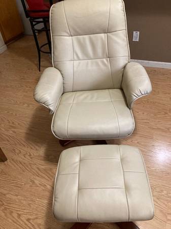 BenchMaster Reclinable con reposapiés - $350 (Dublin / Pleasanton / Livermore)63471255827843120