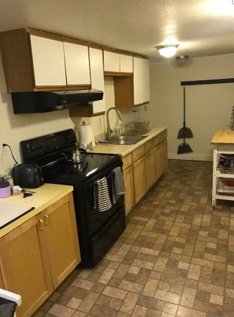$2,900 / 2br - 900ft2 - MIL 2 BR 1 BA in Phinney Ridge Seattle, 1 Mile to Green Lake (Seattle)63944964063491121
