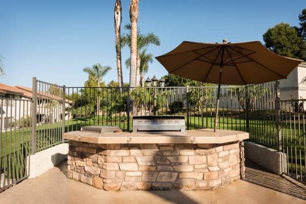 $2,845 / 2br - 960ft2 - "Undeniable Style, Extraordinary Location" Units Available Now! (Oceanside)63663736806531124