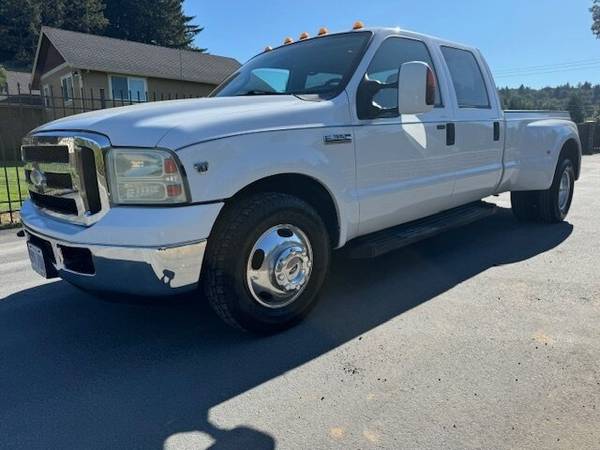 2006 Ford F-350 crew cab Super Duty XLT 4x2 only 129,000 miles - $10,995 (molalla)63441963089409121