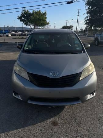 2011 Toyota Sienna - $8,900 (Plano)63483817462657121