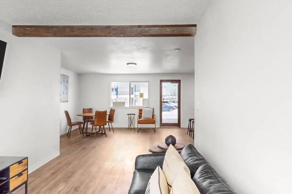 $1,645 / 3br - 780ft2 - Room to Roam - Spacious  Renovated 3BR - Home Sweet Home :) (Wilbur ave)63662874893185120