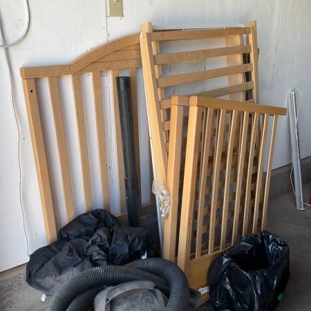 Convertible crib 1