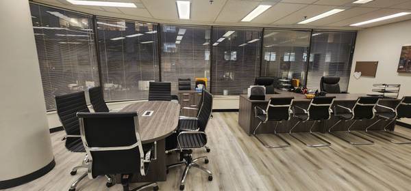 EXTRA LARGE CORNER OFFICE  FURNISHED WINDOW OFFICE 1