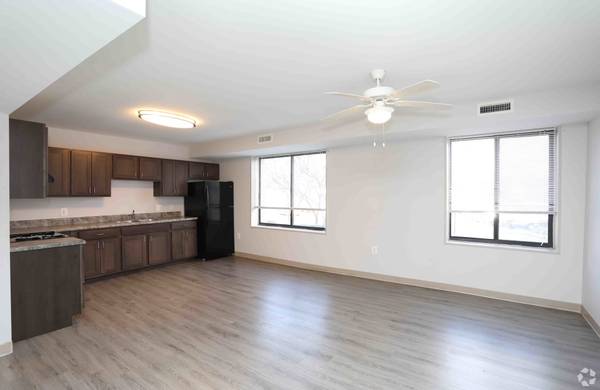 $1,722 / 650ft2 - Walking/Biking Trails, Carpet, Elevator (5309 Riverdale Rd, Riverdale Park, MD)63896394064387121