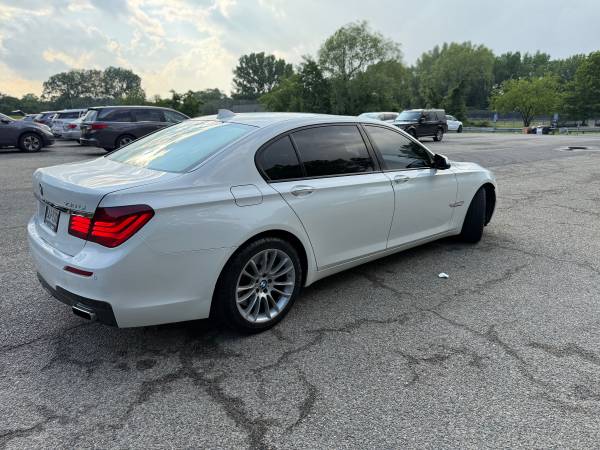 2015 bmw 750Li Xdrive - $11,000 (Fresh Meadow)63654707944961123
