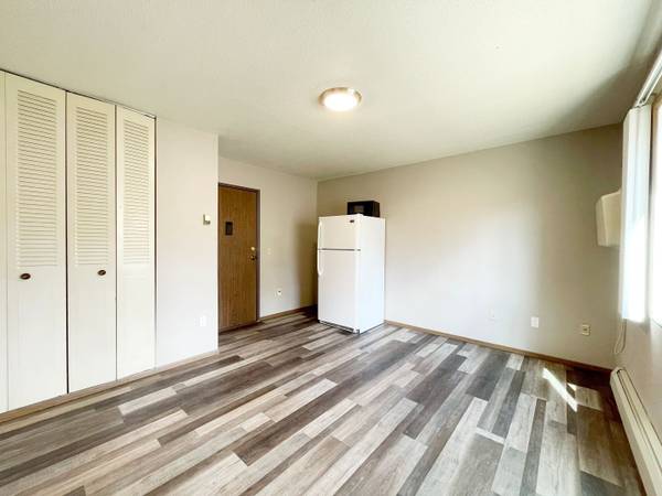 $505 / 180ft2 - Estudio, calefacción incluida, excelente ubicación (505 Park Street, Minot, ND)63851169844353123
